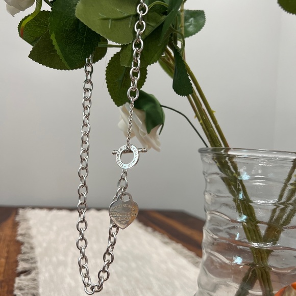 Heart Tag Toggle Necklace - Picture 11 of 14